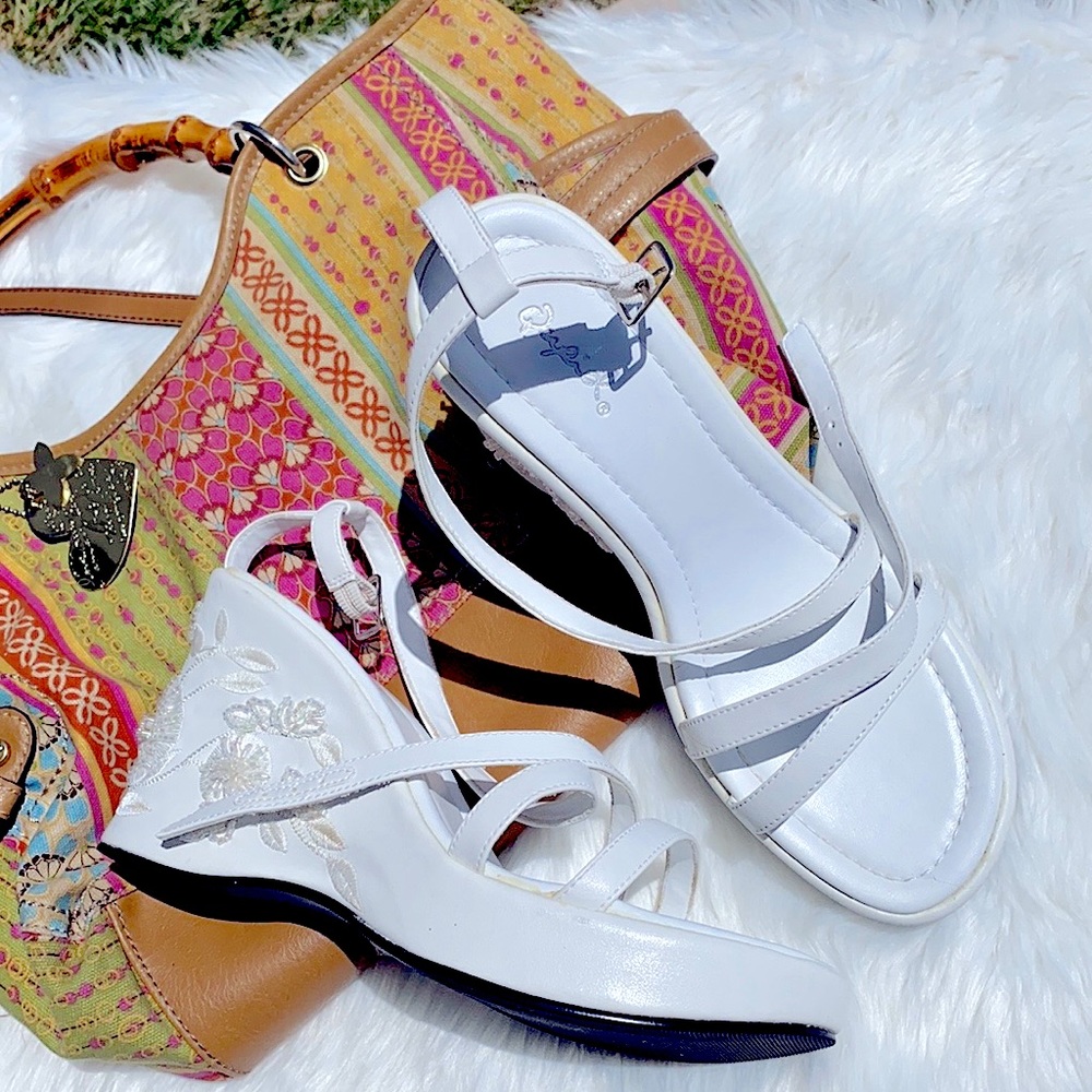 💛SOLD💛White beaded Quipid wedges